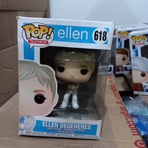 Funko POP! Television Ellen Degeneres Show-Ellen Degeneres #618 Damaged Box